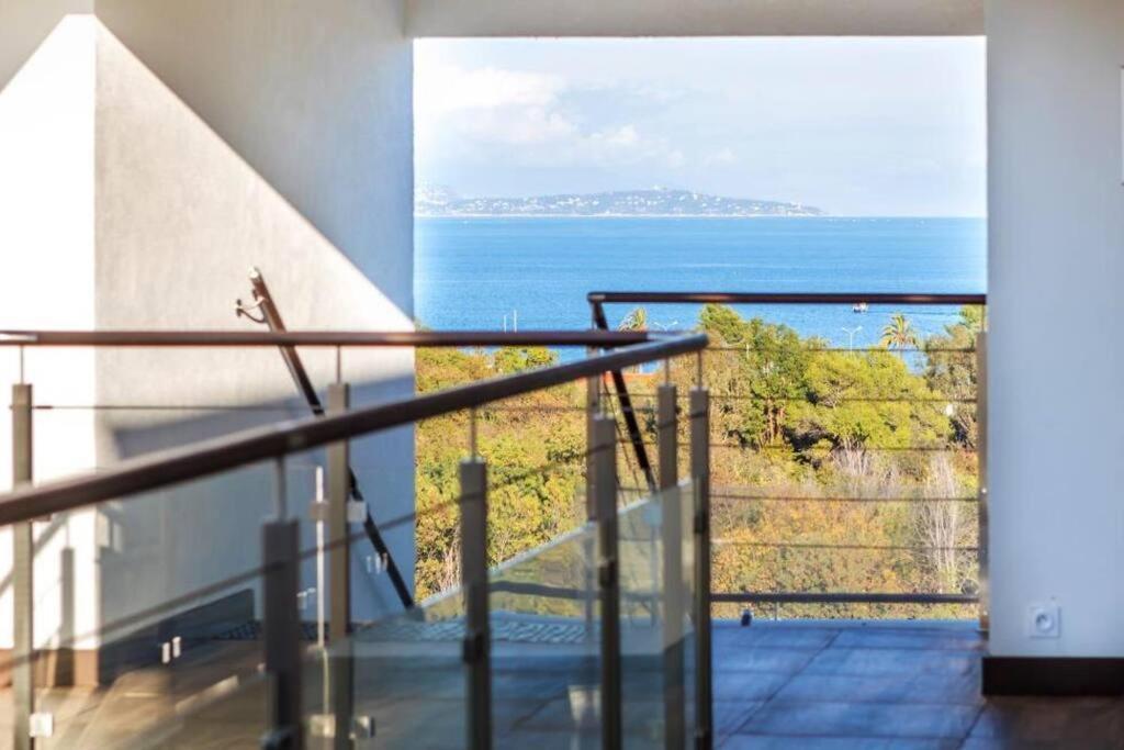 Superbe Appartement, Piscine, Vue Mer Et Montagnes Антиб Екстериор снимка