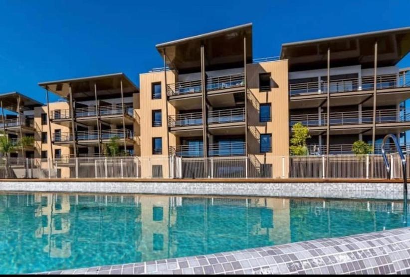 Superbe Appartement, Piscine, Vue Mer Et Montagnes Антиб Екстериор снимка